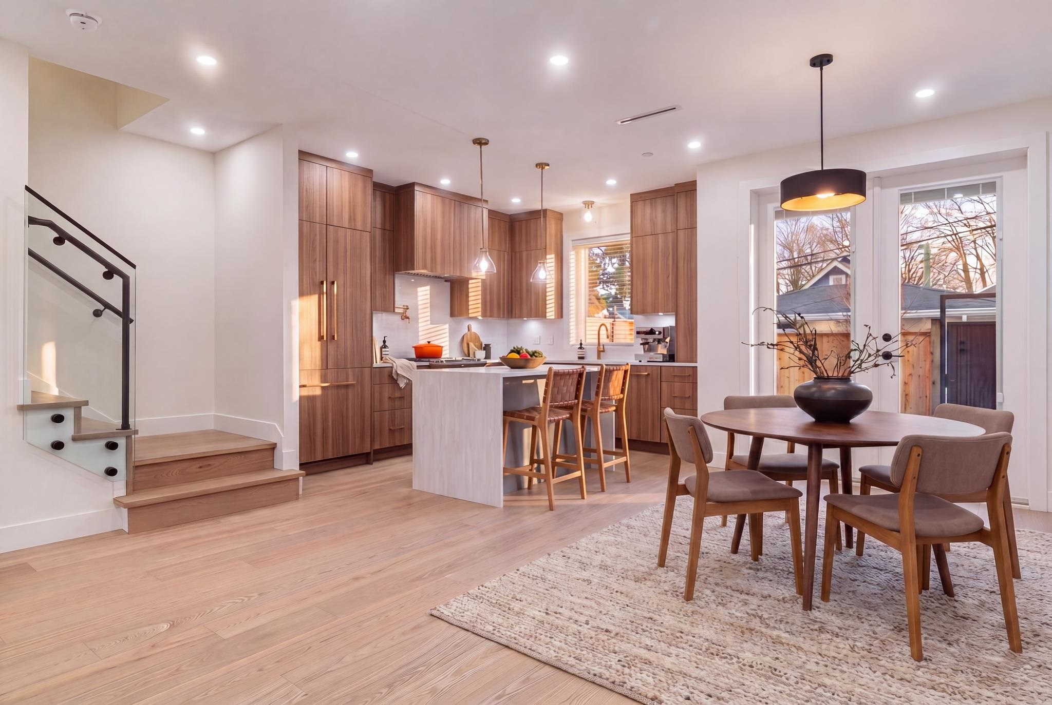 2055 E 4th Avenue Vancouver, BC - 3