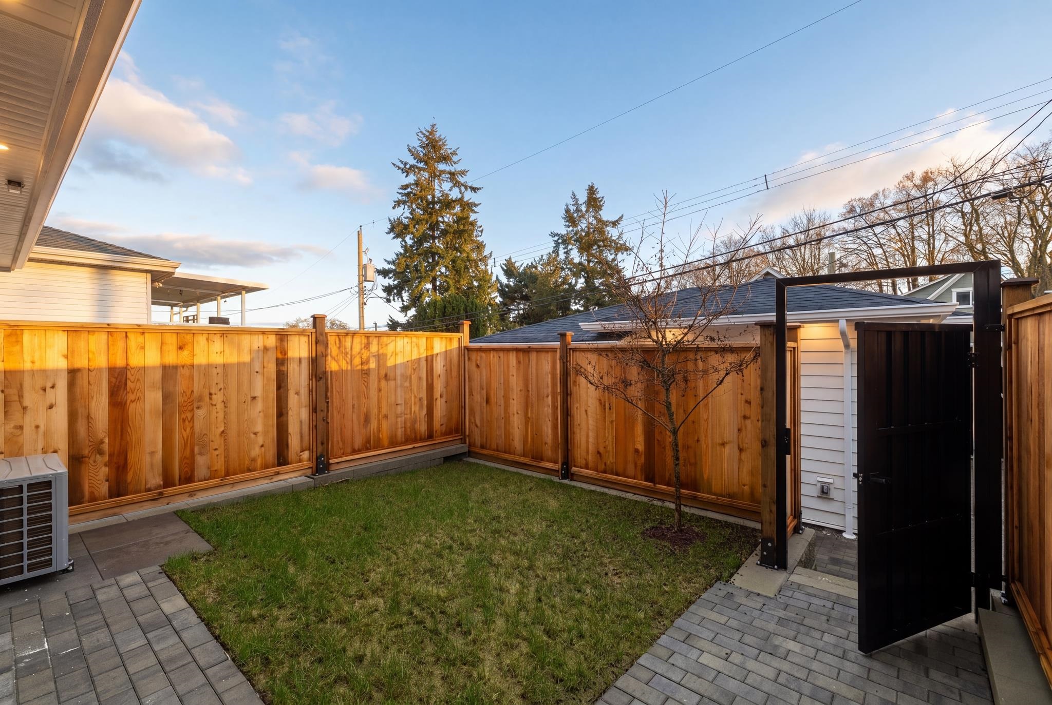 2055 E 4th Avenue Vancouver, BC - 29
