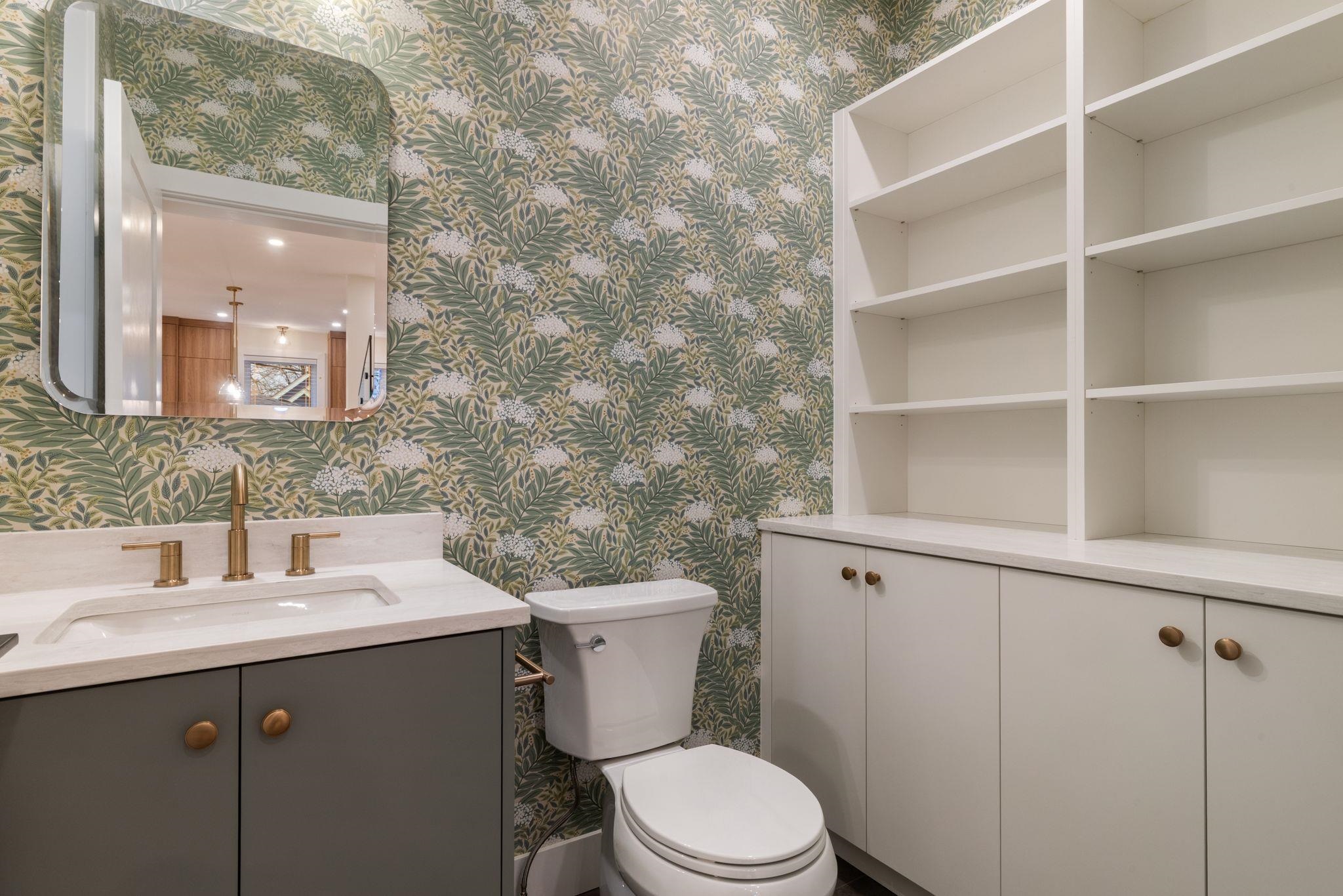 2055 E 4th Avenue Vancouver, BC - 14