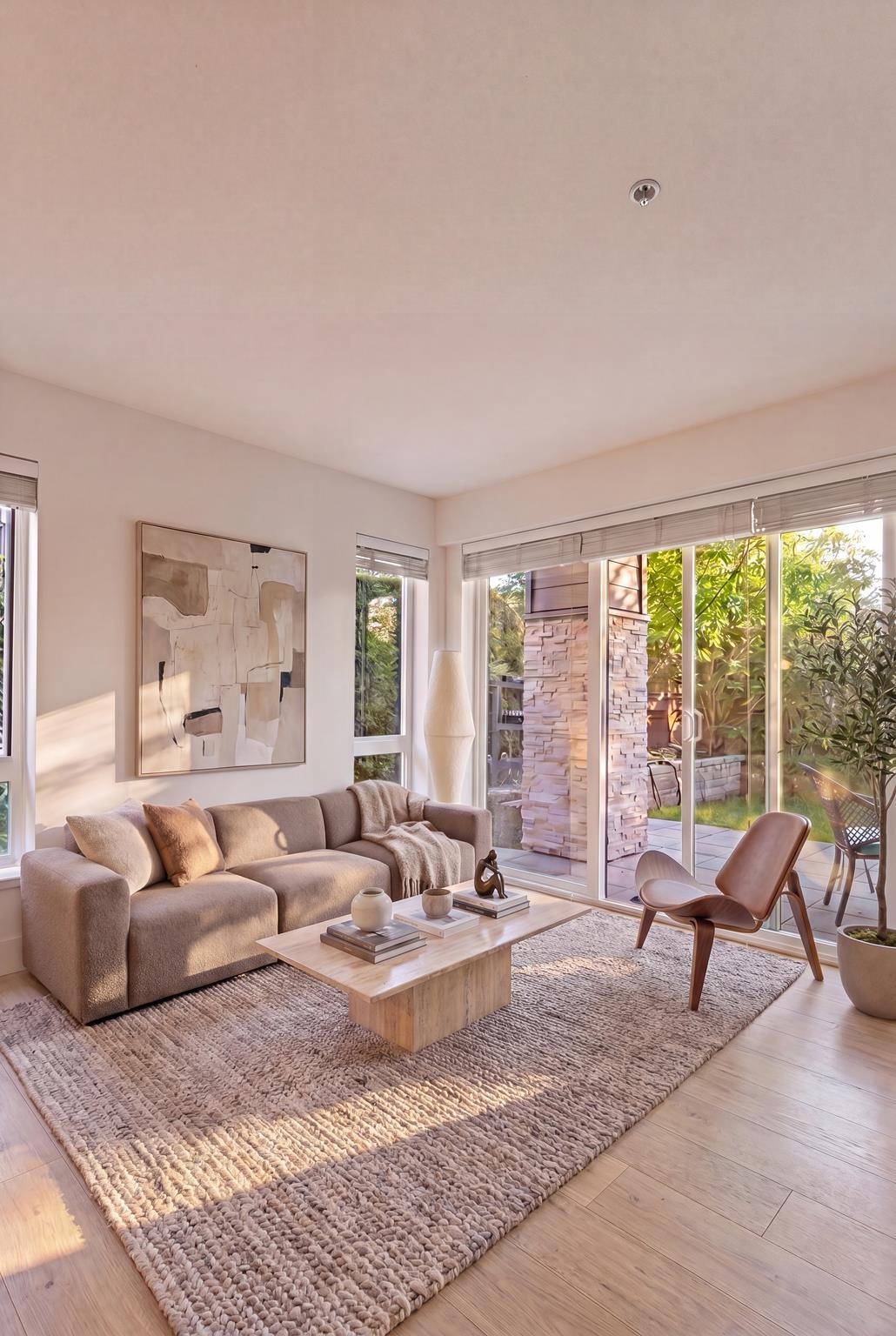 107 1661 E 2nd Avenue Vancouver, BC - 4