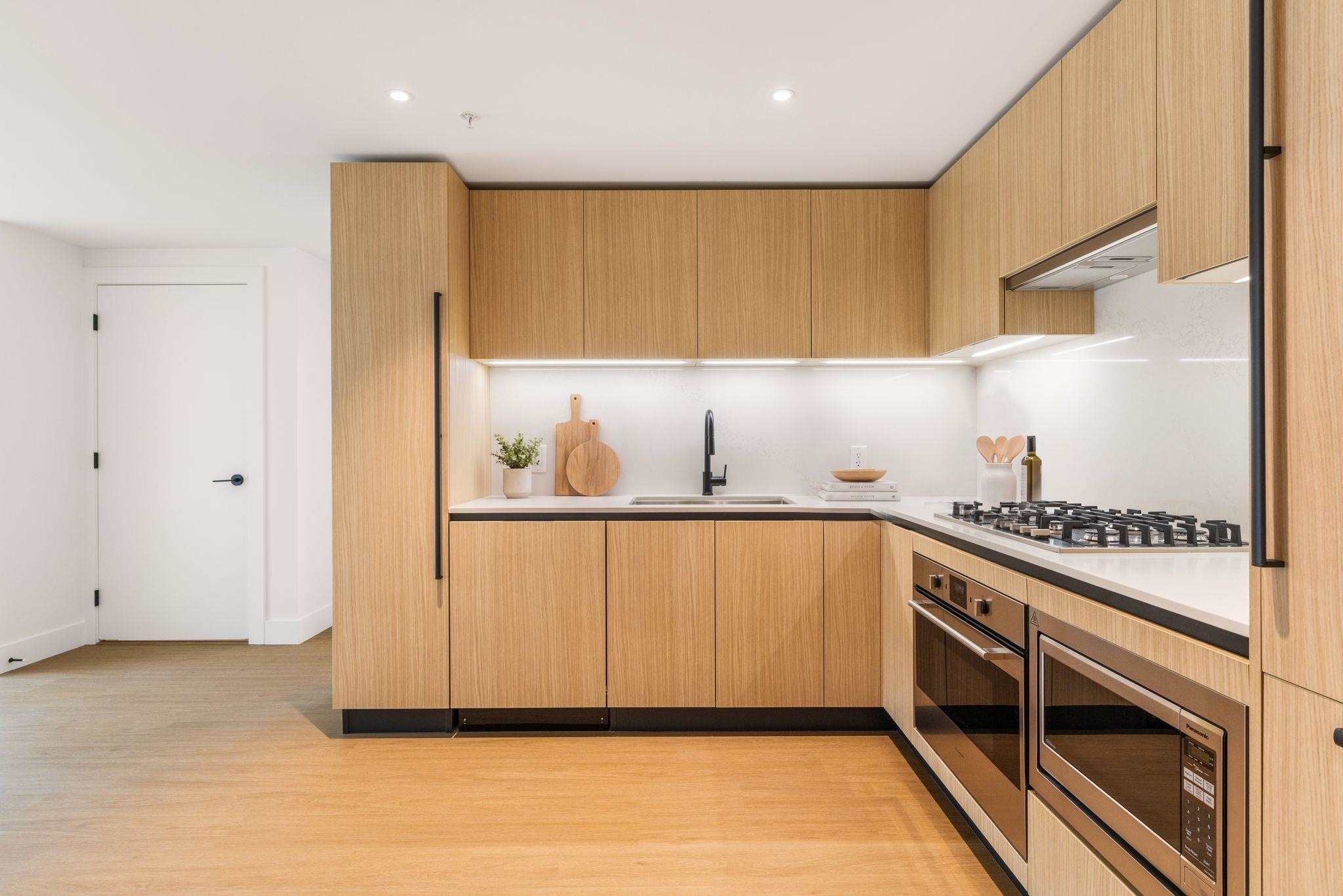202 2235 E Broadway Vancouver, BC - 7