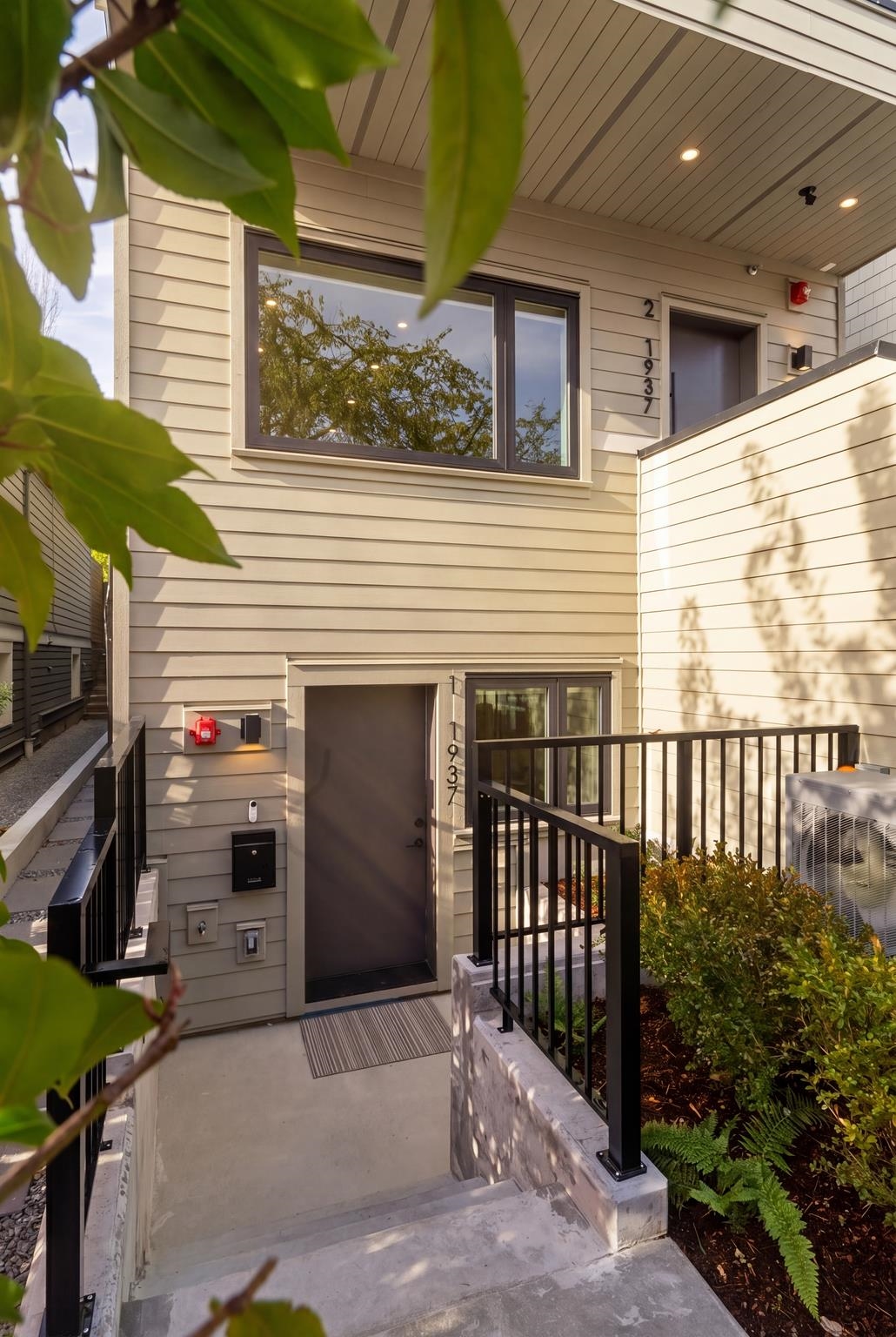 1 1937 Templeton Drive Vancouver, BC - 18