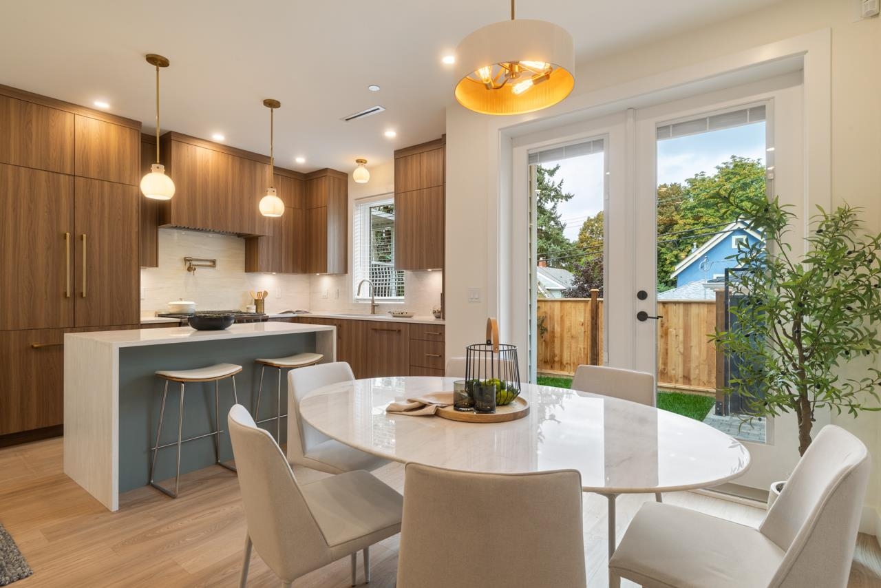 2049 E 4th Avenue Vancouver, BC - 5