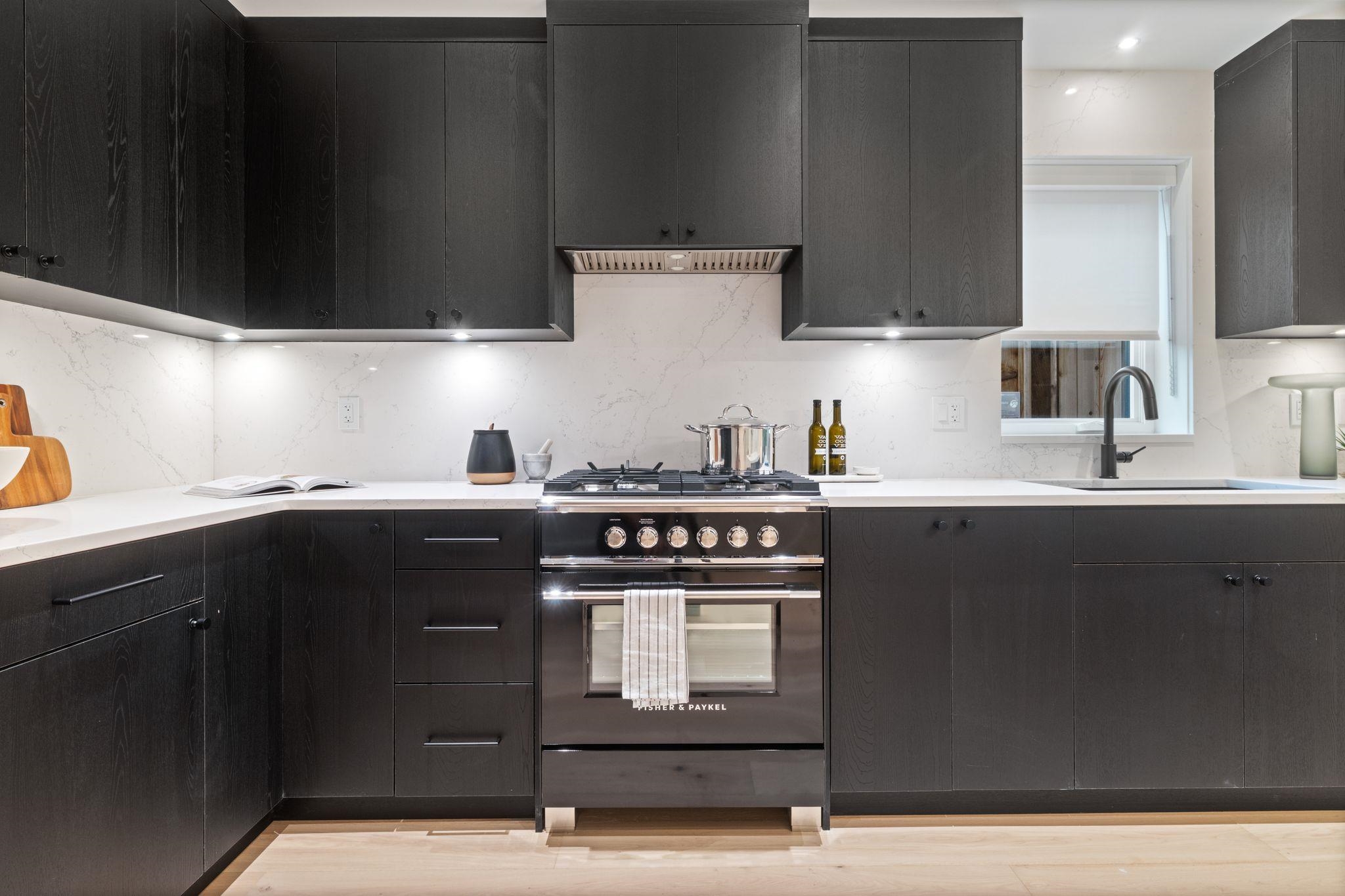 2 2539 Grant Street Vancouver, BC - 11