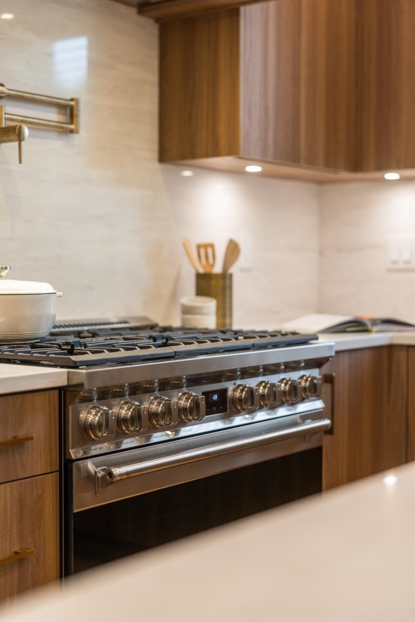 2049 E 4th Avenue Vancouver, BC - 32