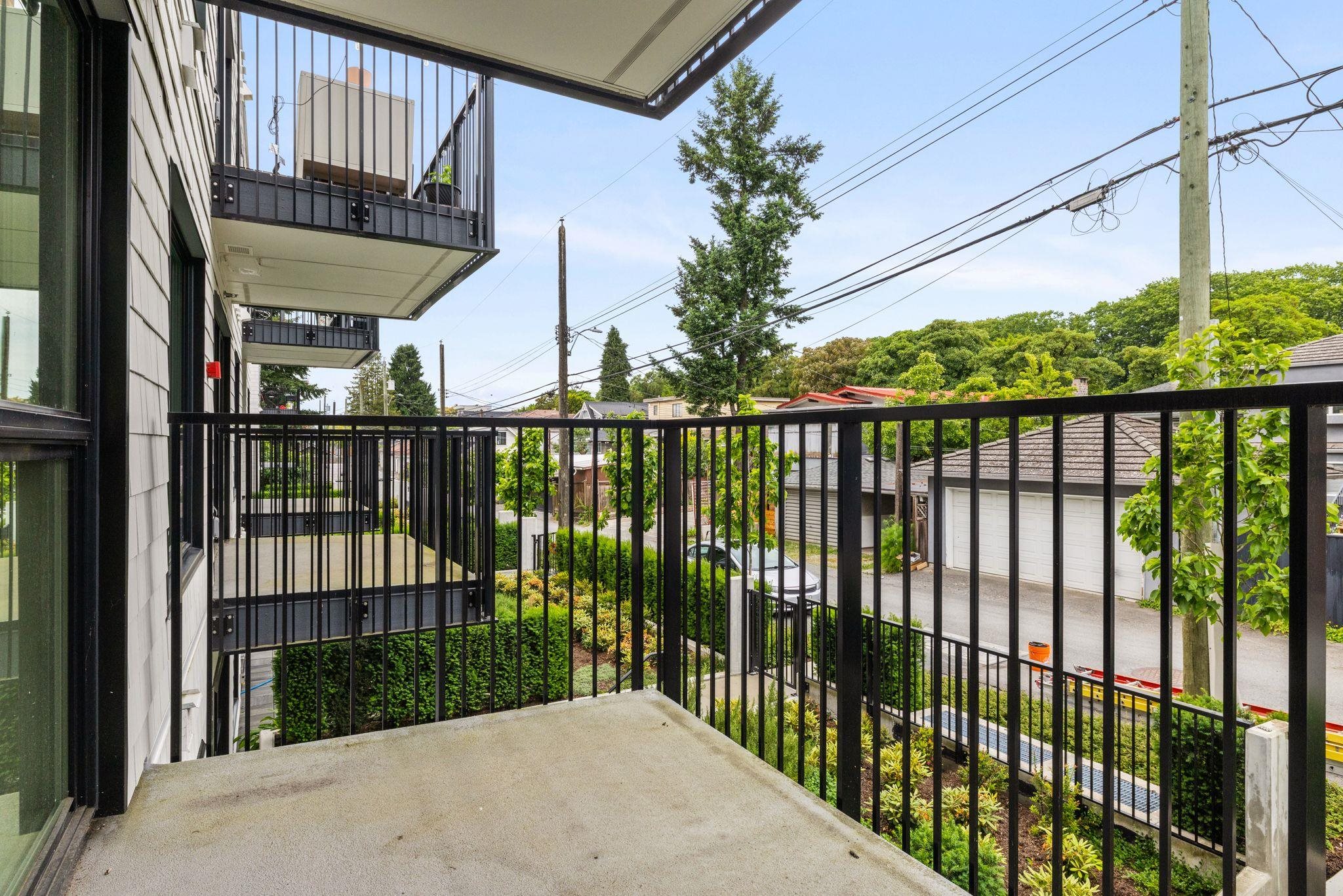 202 2235 E Broadway Vancouver, BC - 18
