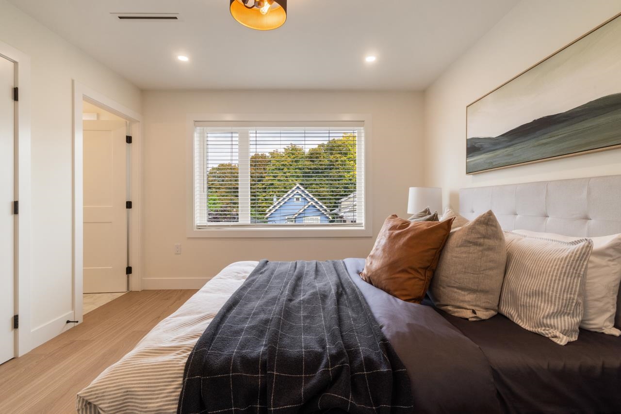 2049 E 4th Avenue Vancouver, BC - 15