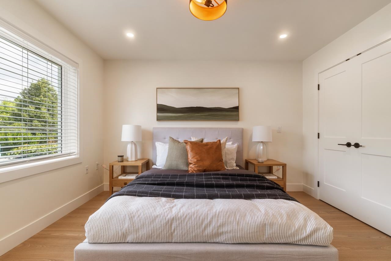 2049 E 4th Avenue Vancouver, BC - 16