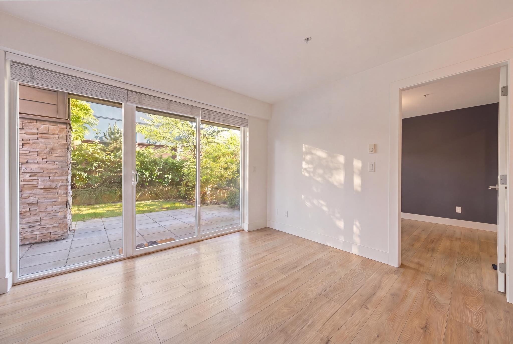 107 1661 E 2nd Avenue Vancouver, BC - 5