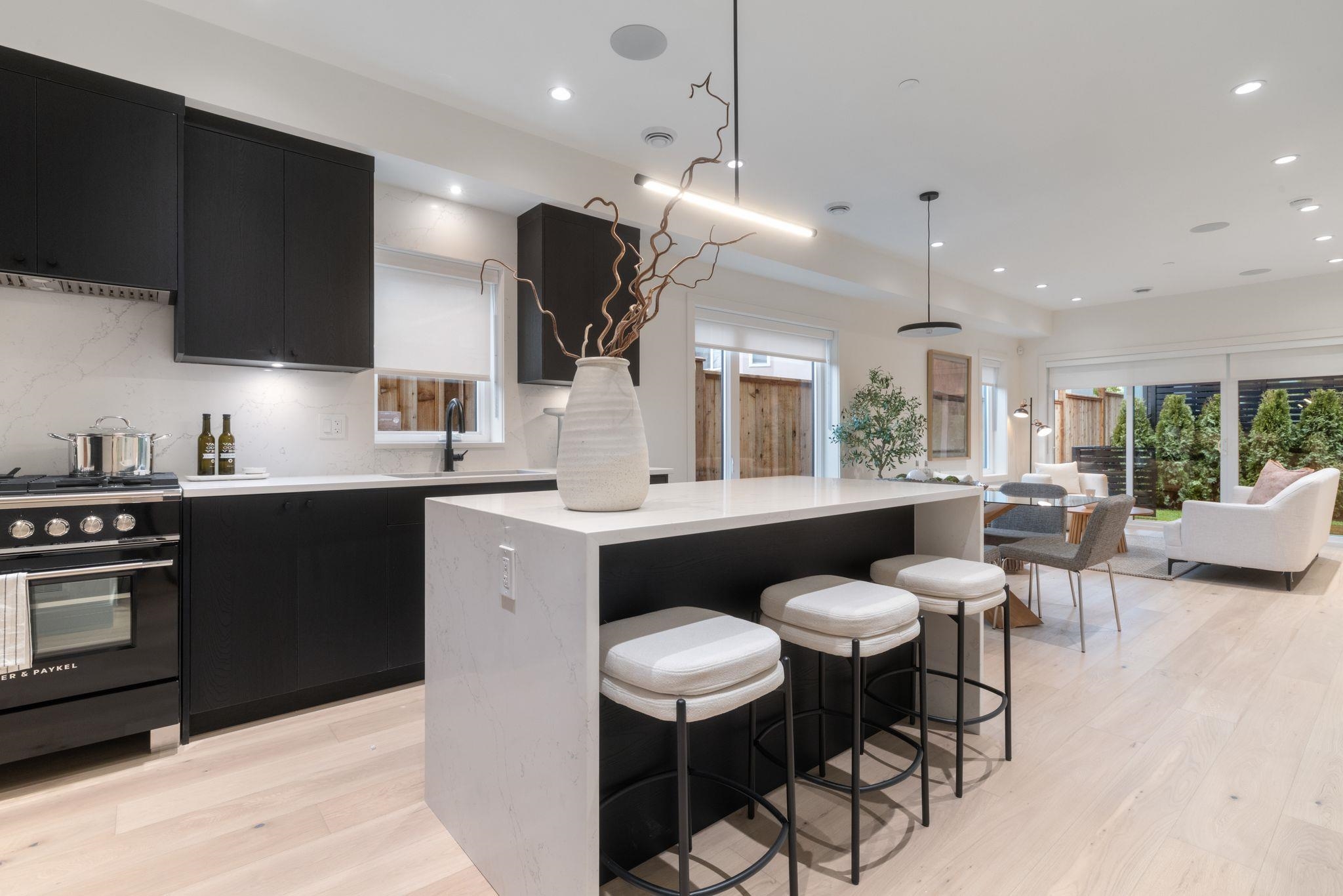 2 2539 Grant Street Vancouver, BC - 12