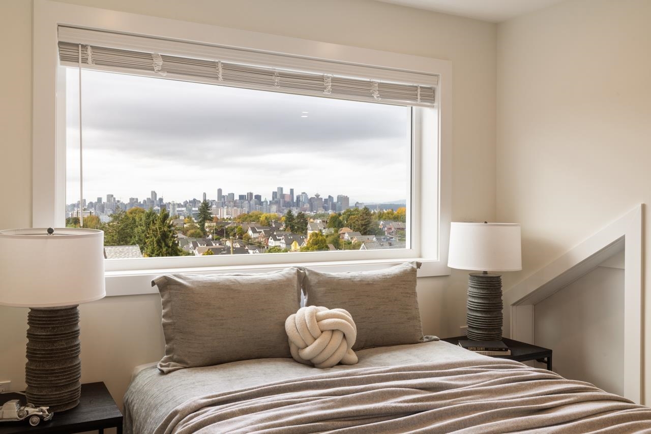 2049 E 4th Avenue Vancouver, BC - 24