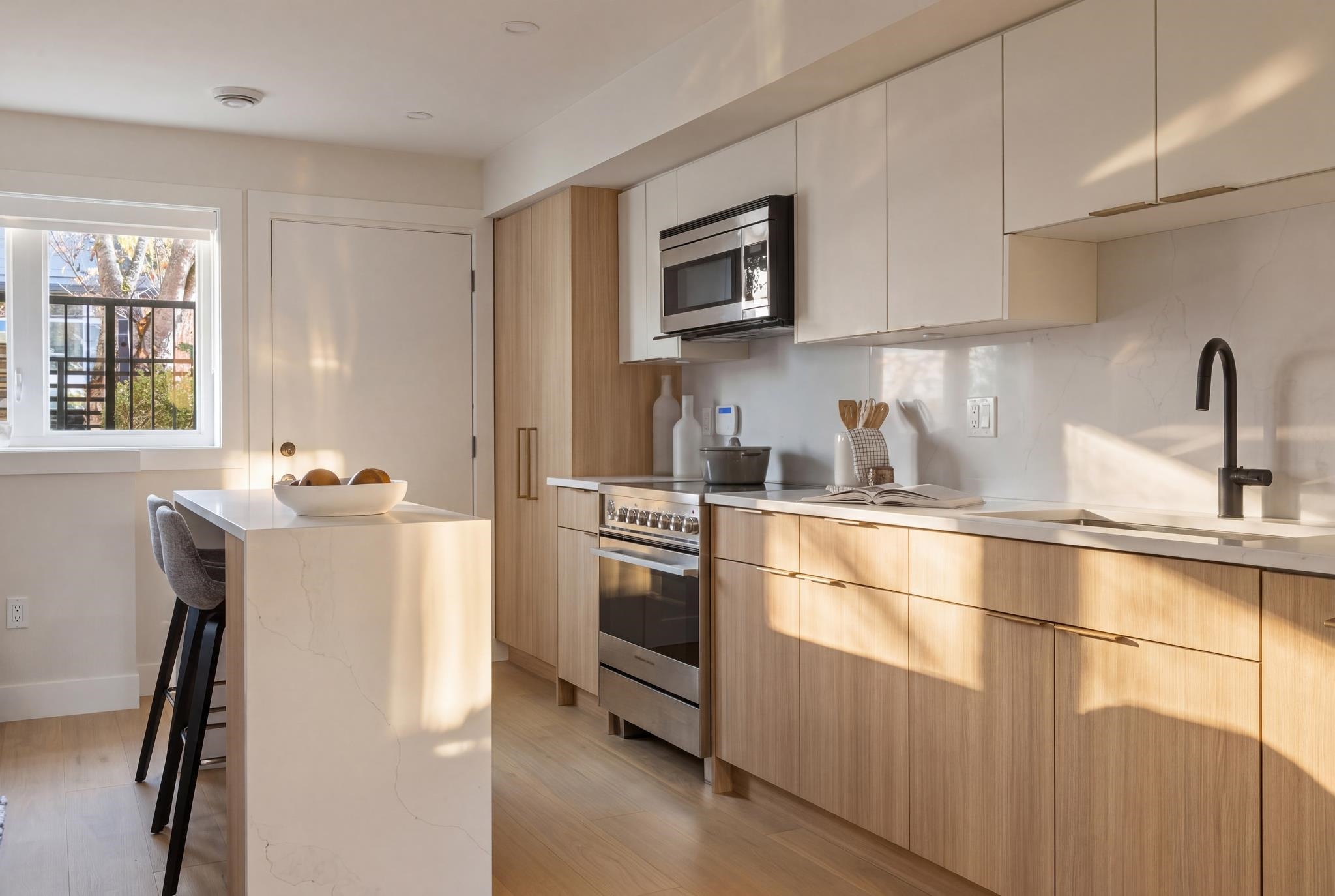1 1937 Templeton Drive Vancouver, BC - 8