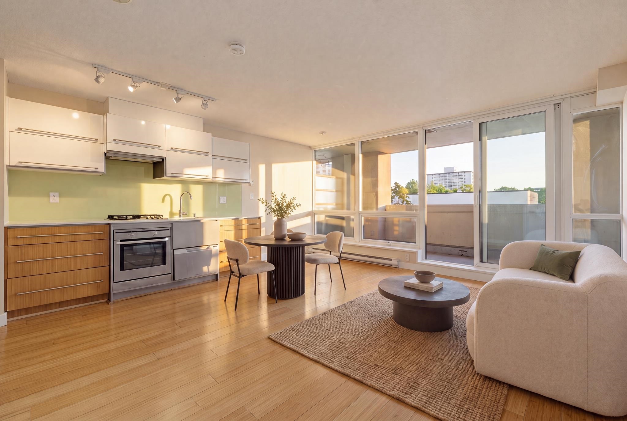 410 718 Main Street Vancouver, BC - 3