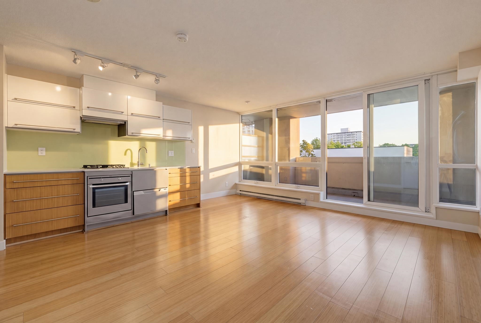 410 718 Main Street Vancouver, BC - 4