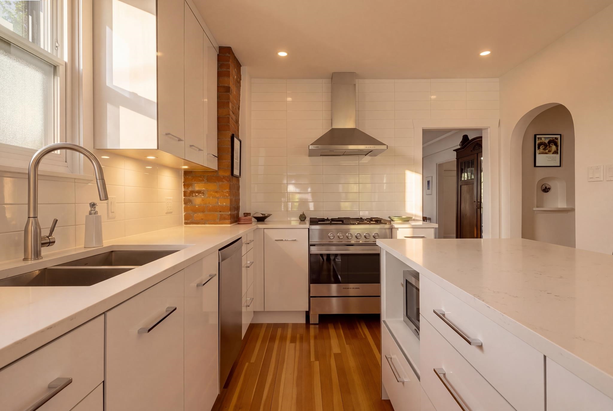 1955 E 8th Avenue Vancouver, BC - 11
