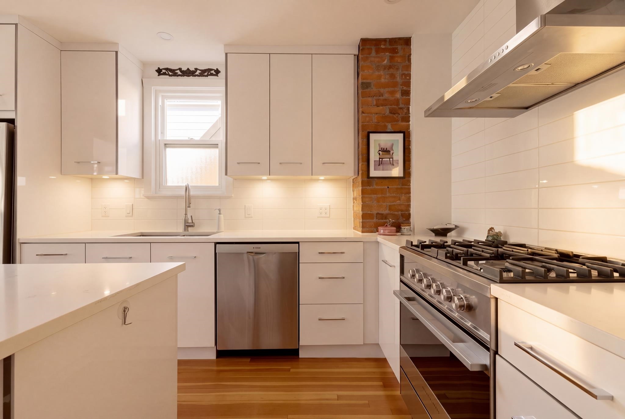 1955 E 8th Avenue Vancouver, BC - 9