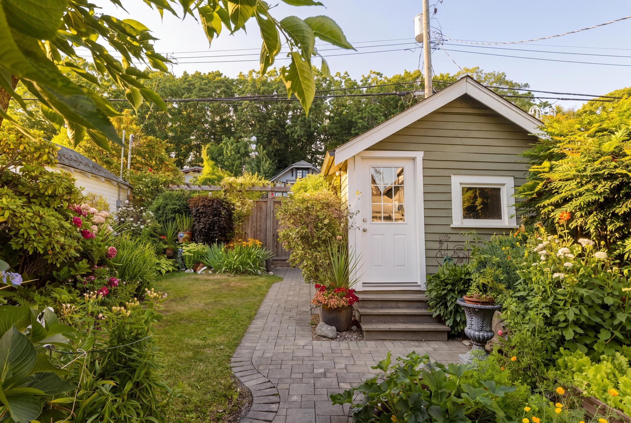 1955 E 8th Avenue Vancouver, BC - 24