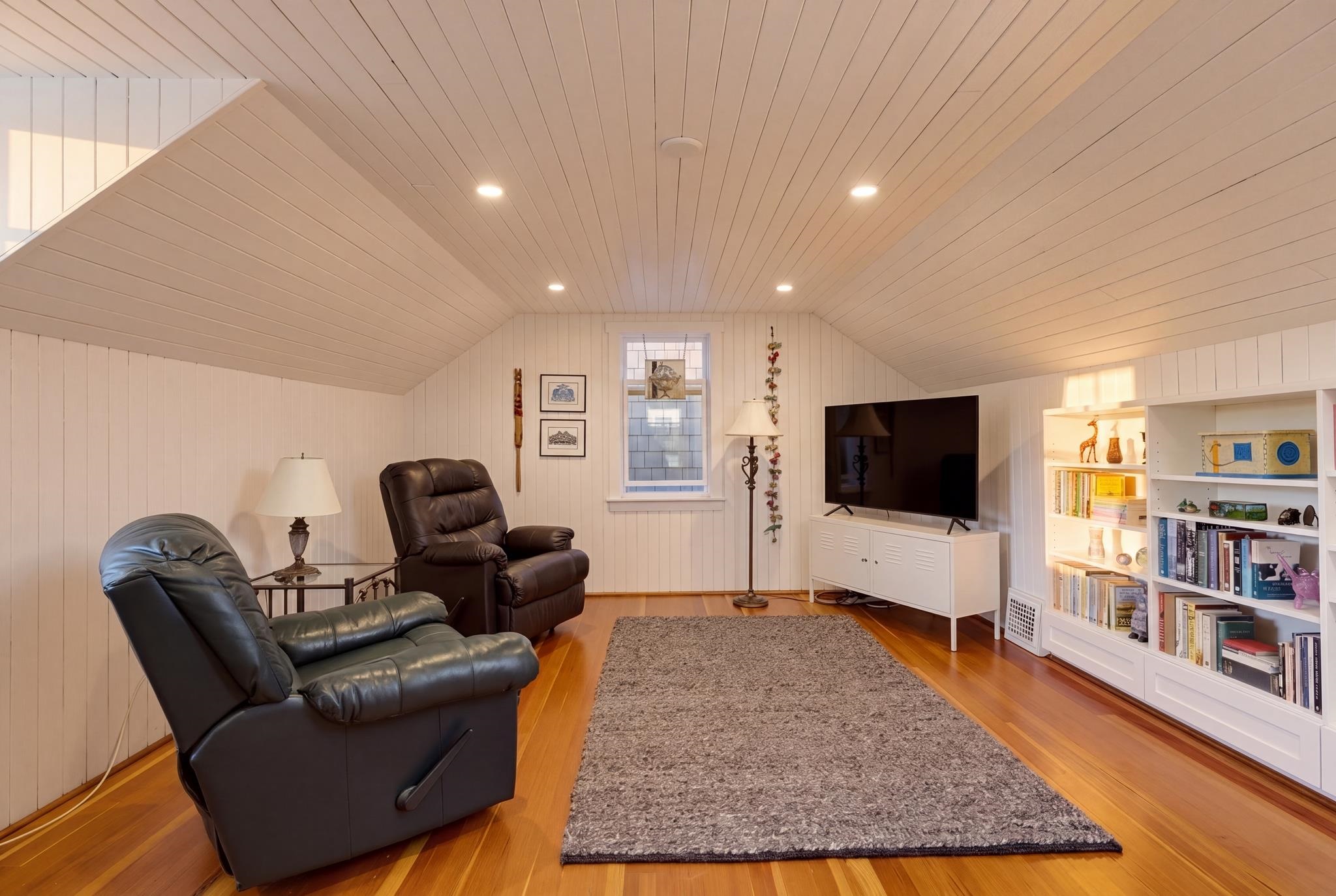 1955 E 8th Avenue Vancouver, BC - 17