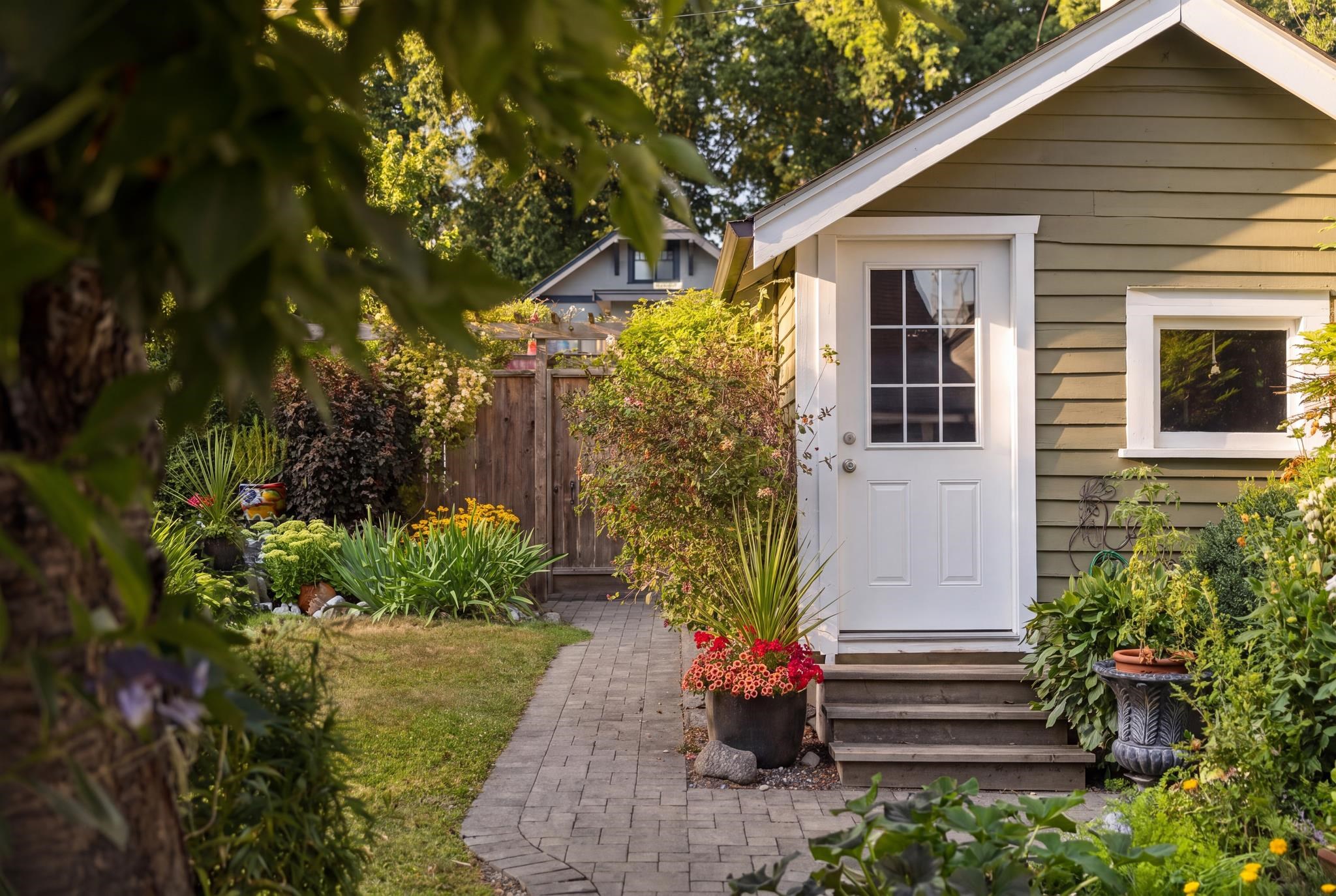 1955 E 8th Avenue Vancouver, BC - 21