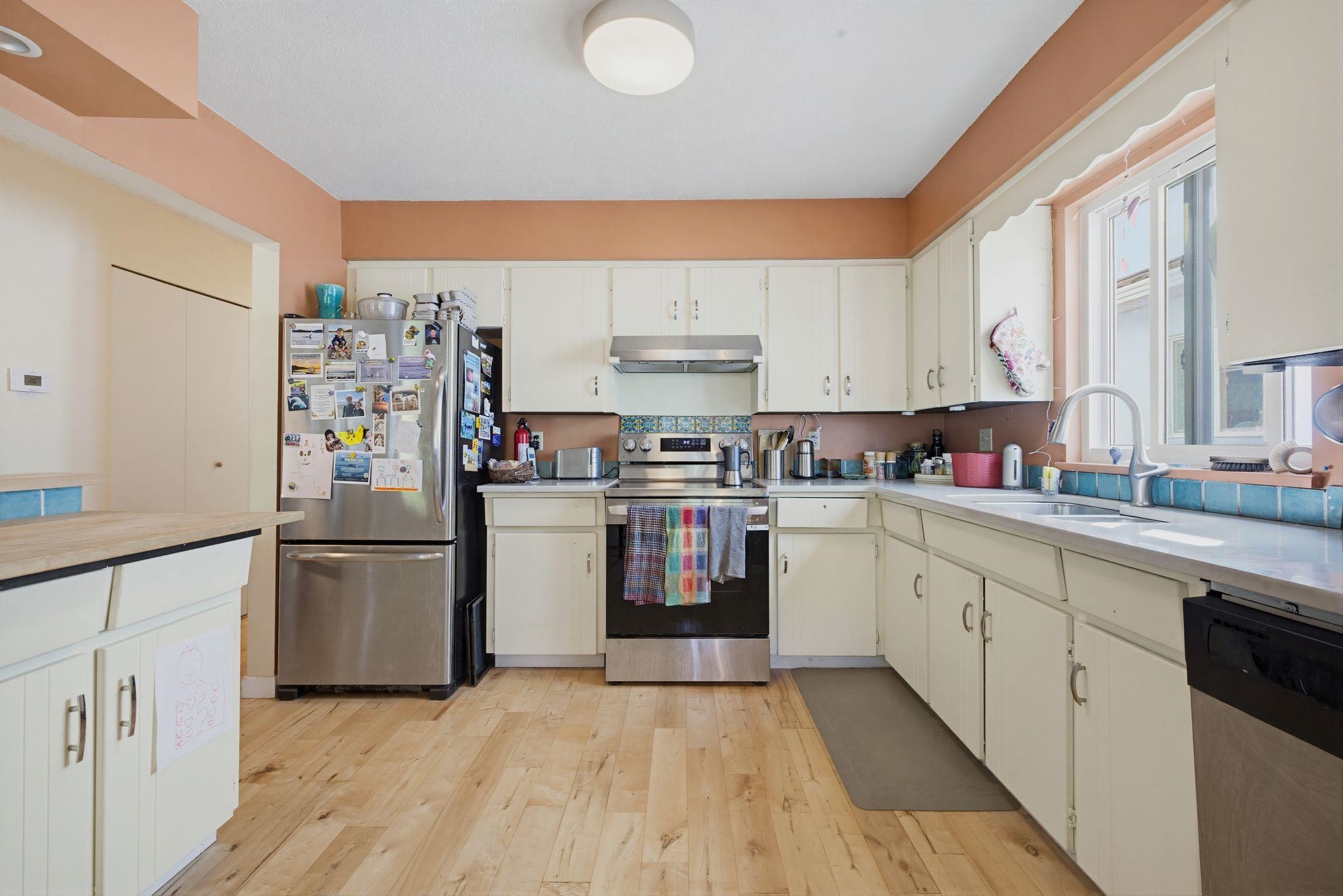 2554 E 7th Avenue Vancouver, BC - 23