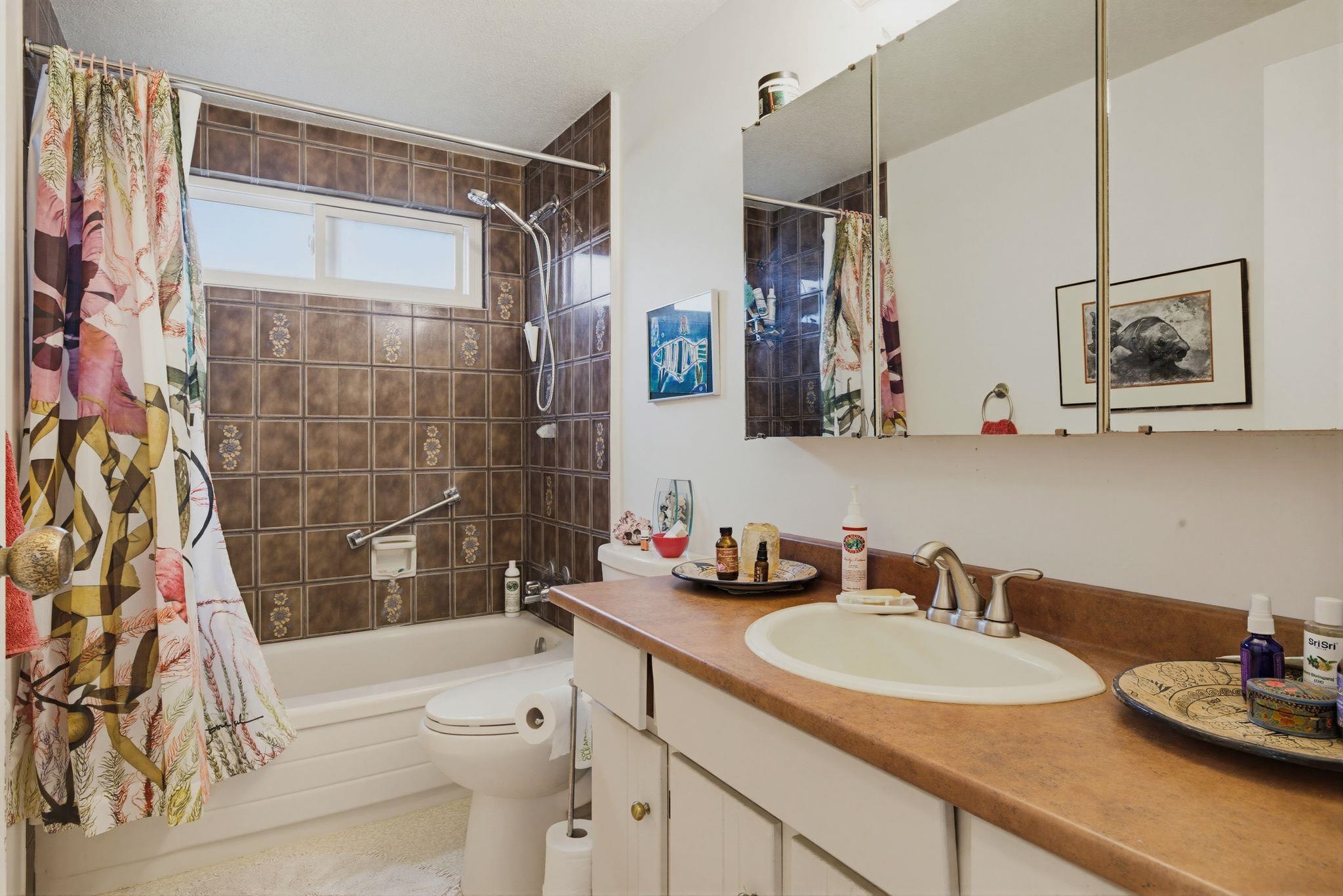 2554 E 7th Avenue Vancouver, BC - 27