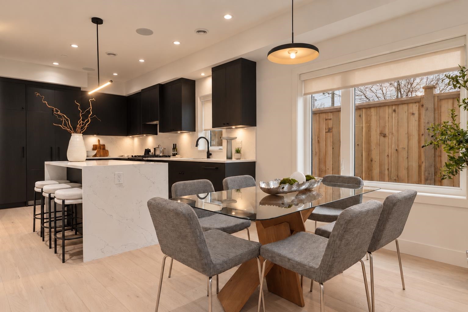 1 2539 Grant Street Vancouver, BC - 21