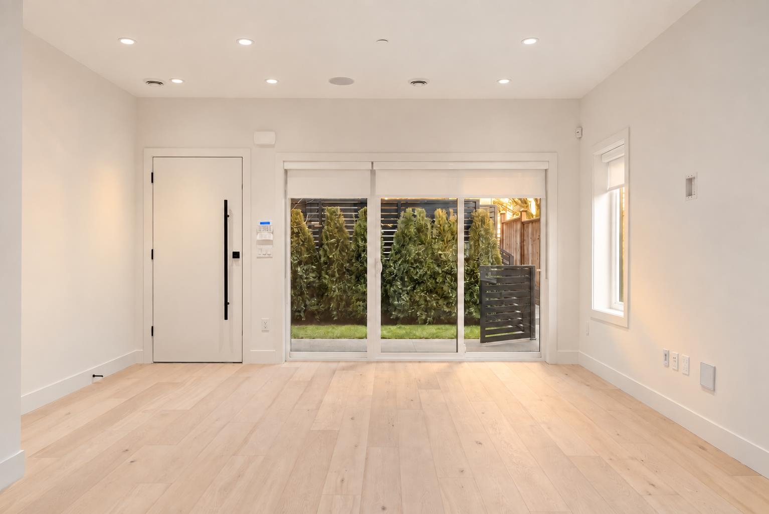 1 2539 Grant Street Vancouver, BC - 6