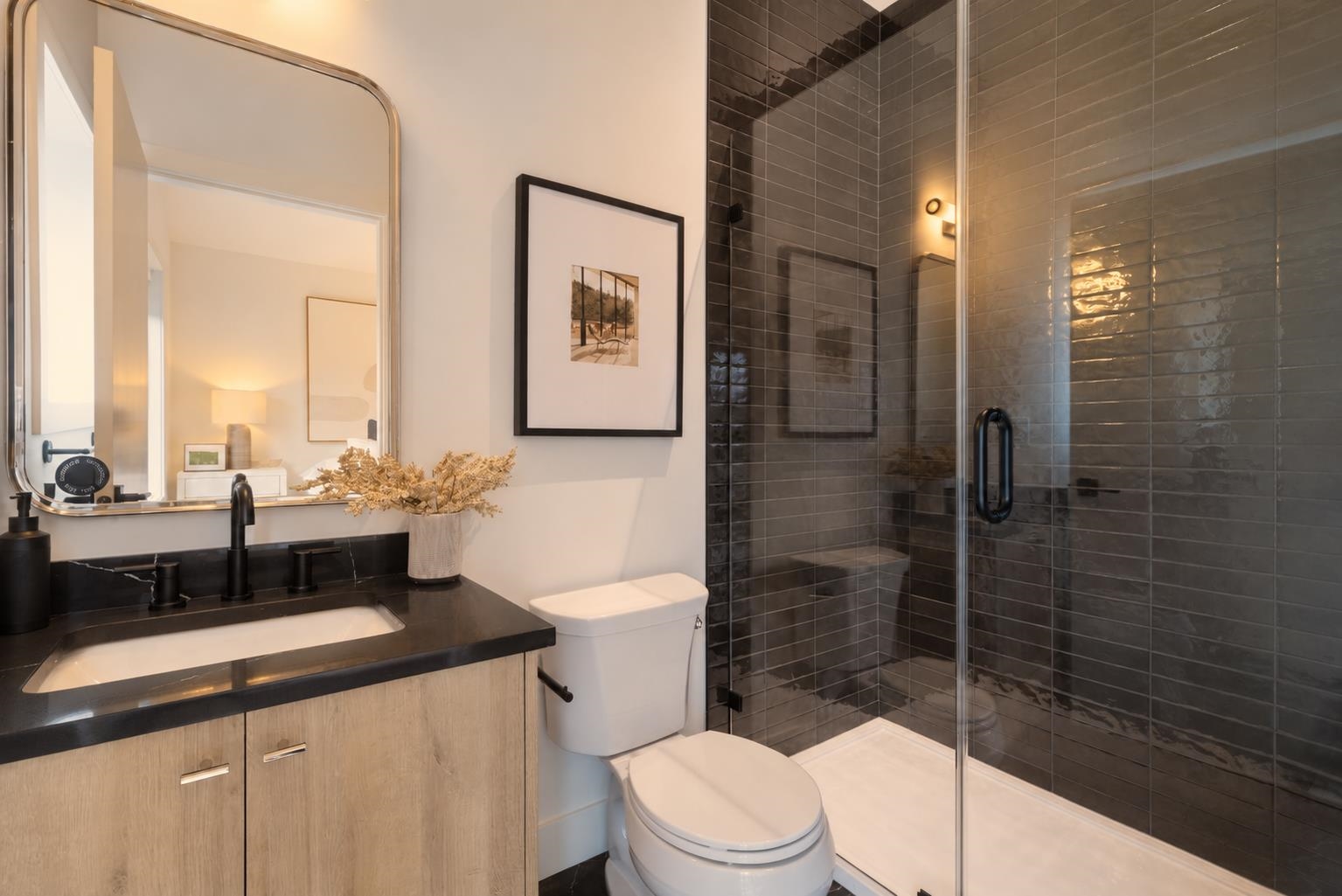 1 2539 Grant Street Vancouver, BC - 17