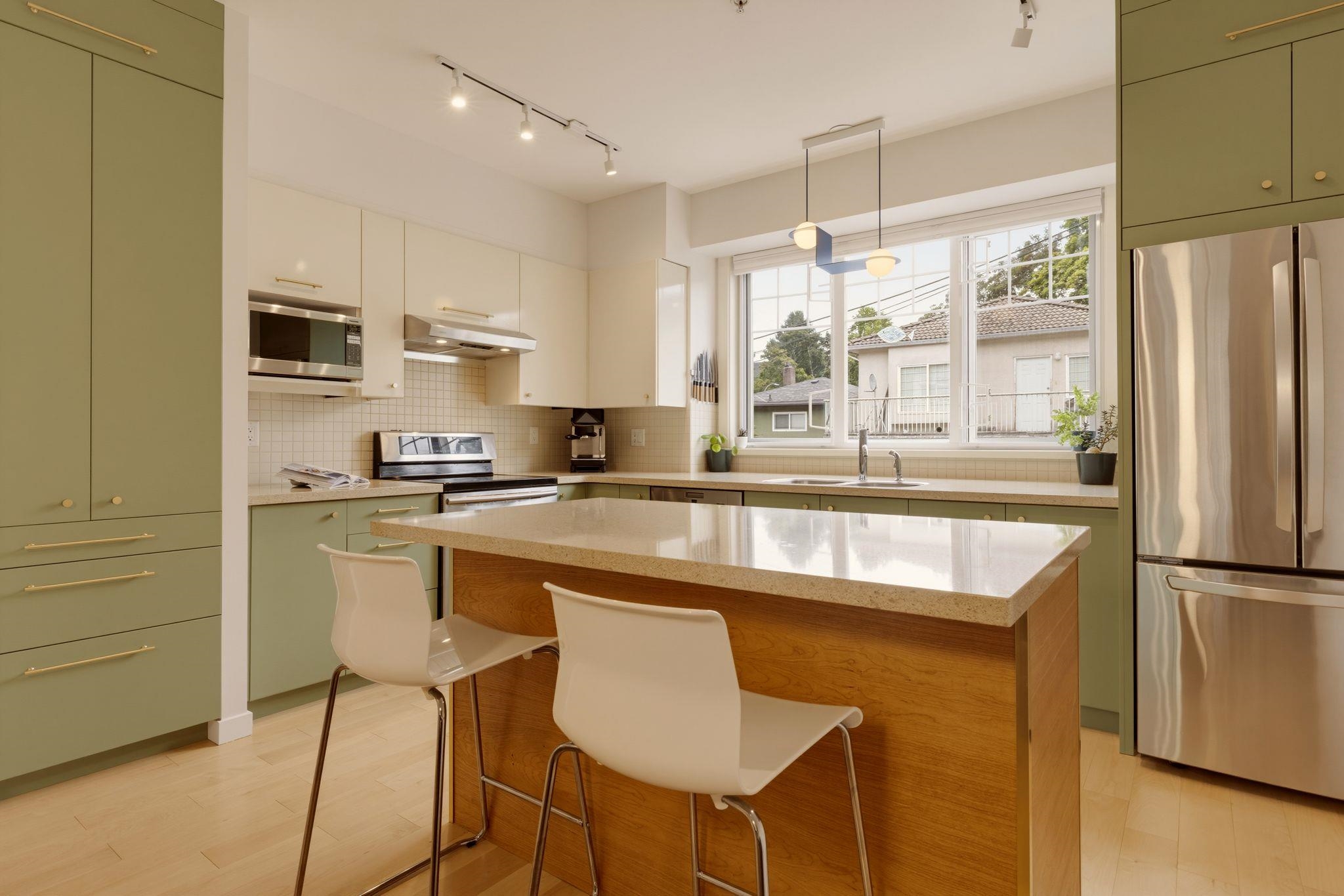 3882 Welwyn Street Vancouver, BC - 7