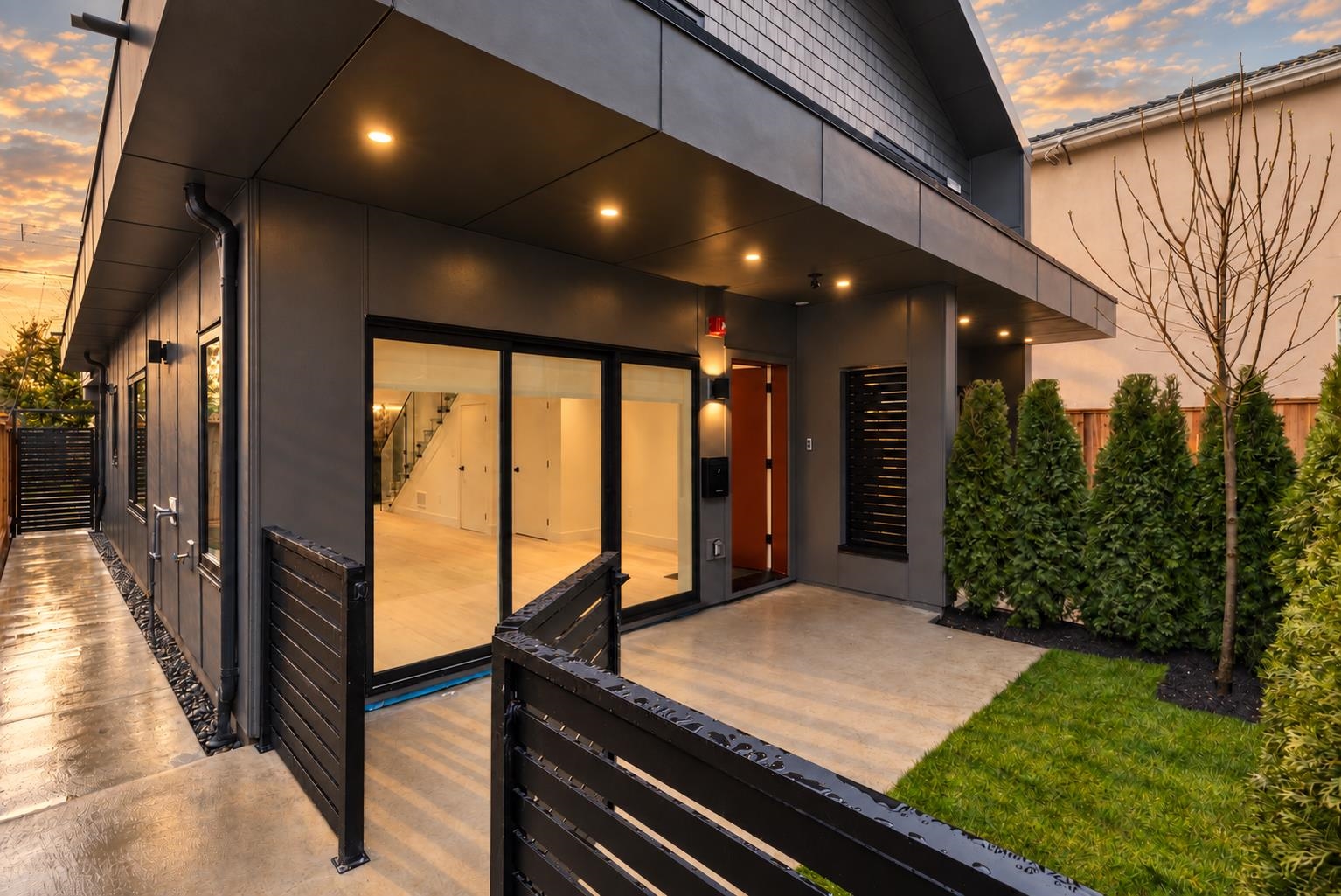 1 2539 Grant Street Vancouver, BC - 18