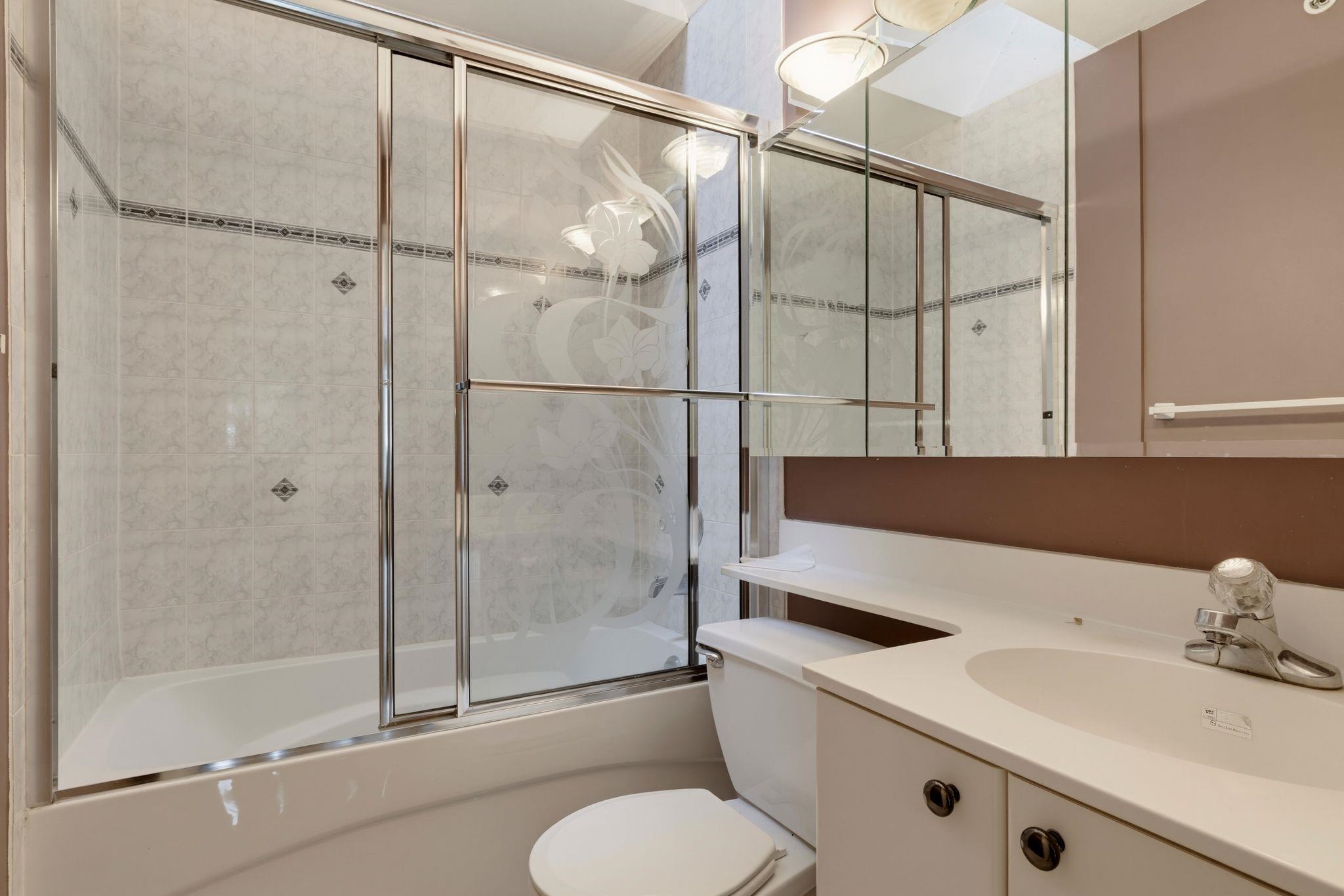 1970 E 6th Avenue Vancouver, BC - 25