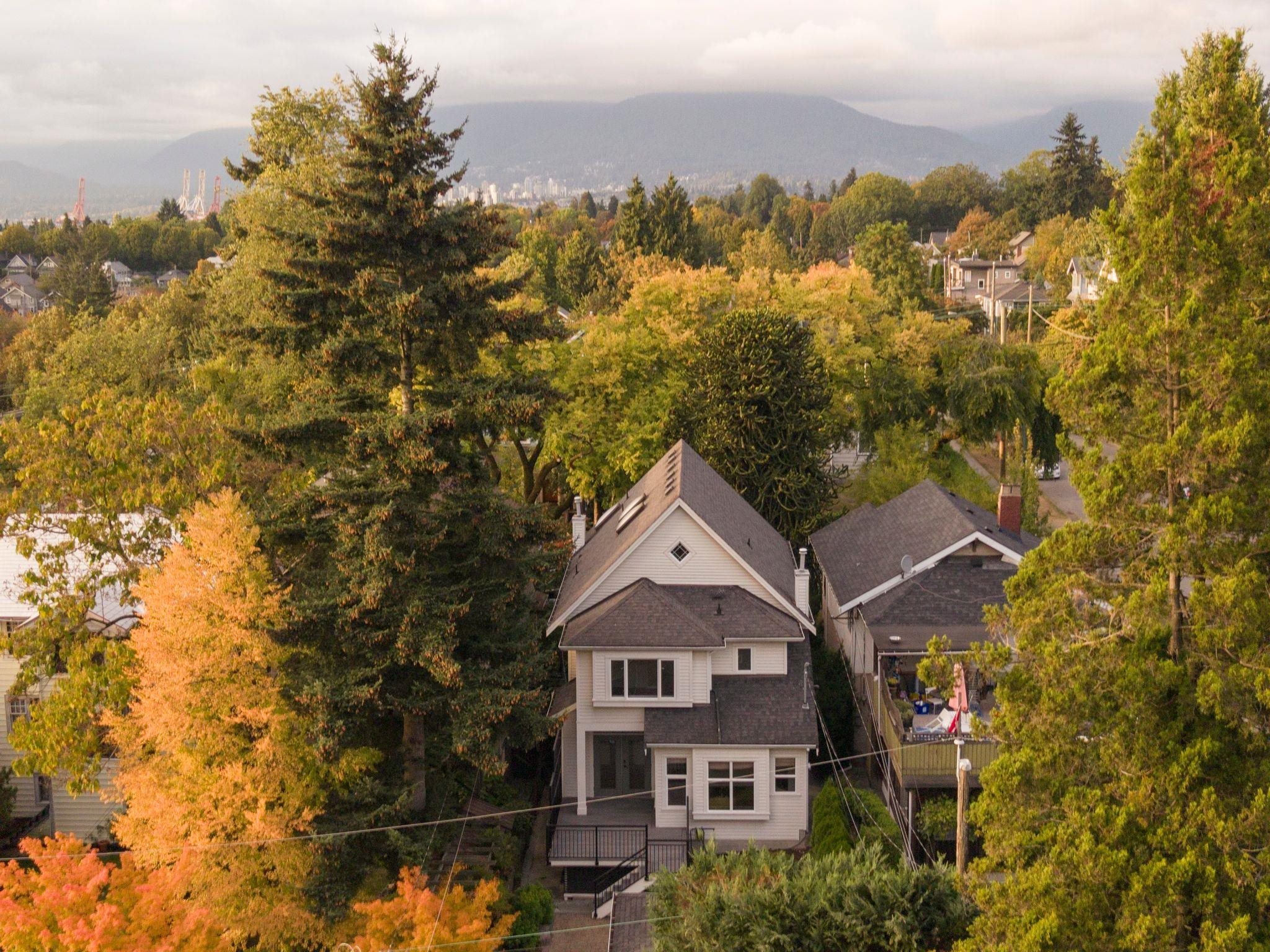 1970 E 6th Avenue Vancouver, BC - 2
