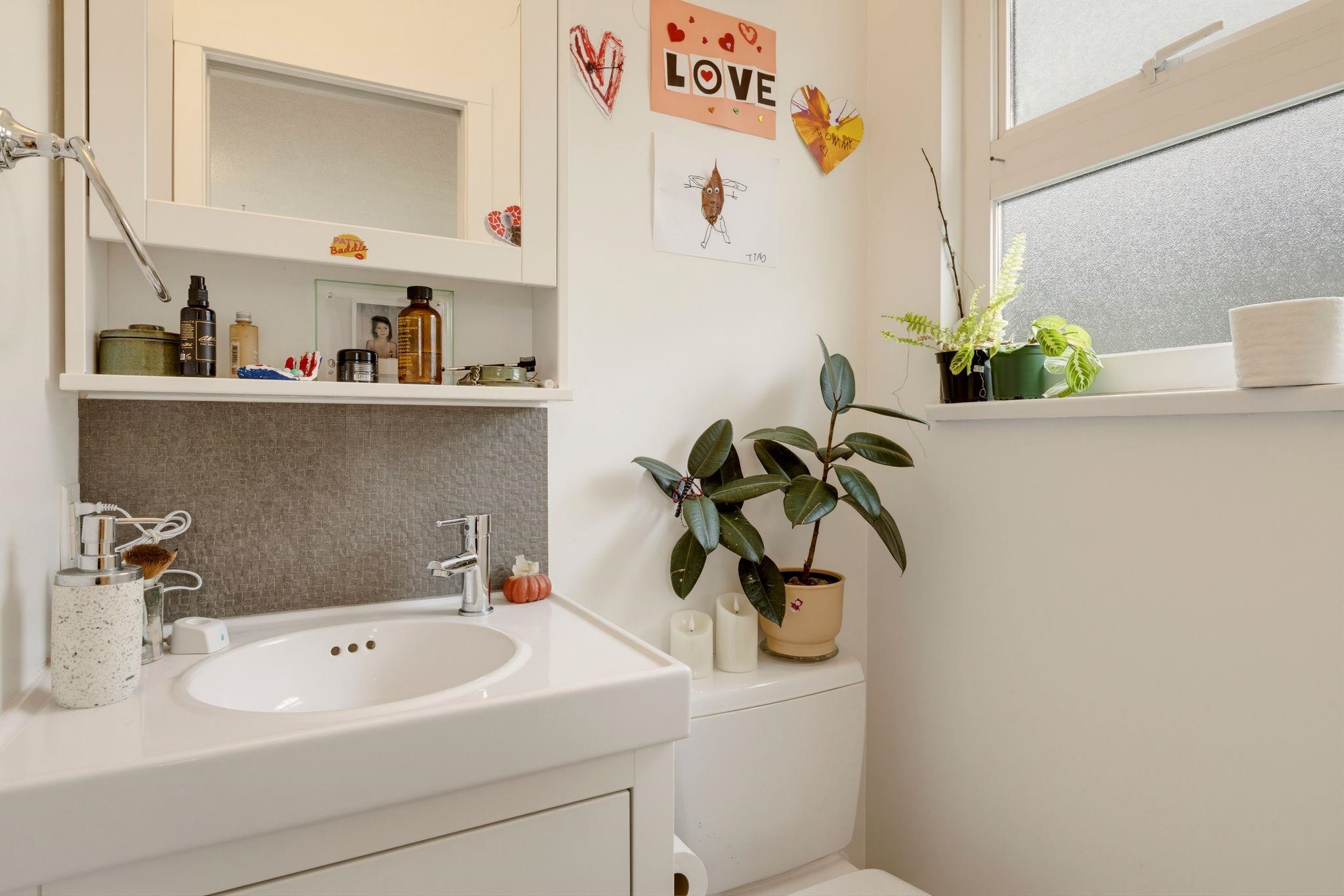 1762 E 15th Avenue Vancouver, BC - 32