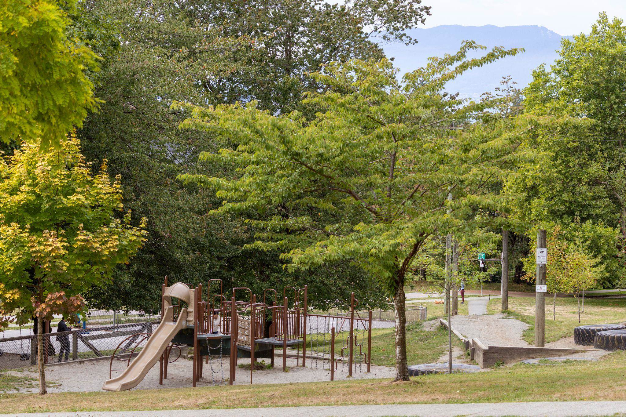 3882 Welwyn Street Vancouver, BC - 37