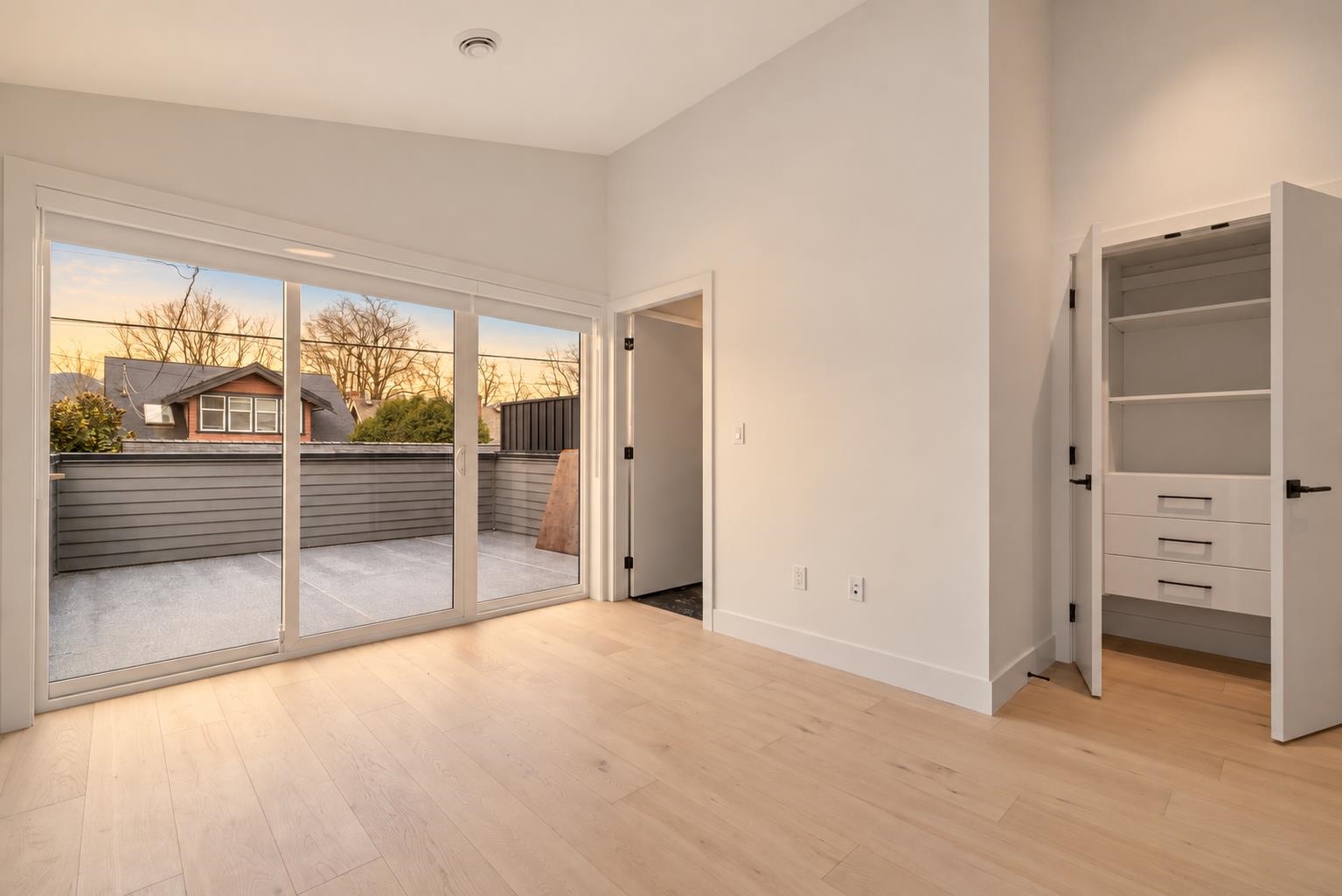 1 2539 Grant Street Vancouver, BC - 15