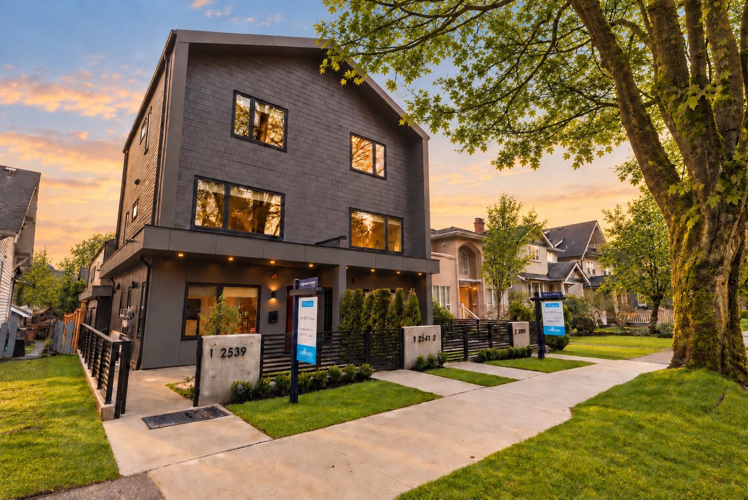 2 2539 Grant Street Vancouver, BC - 1