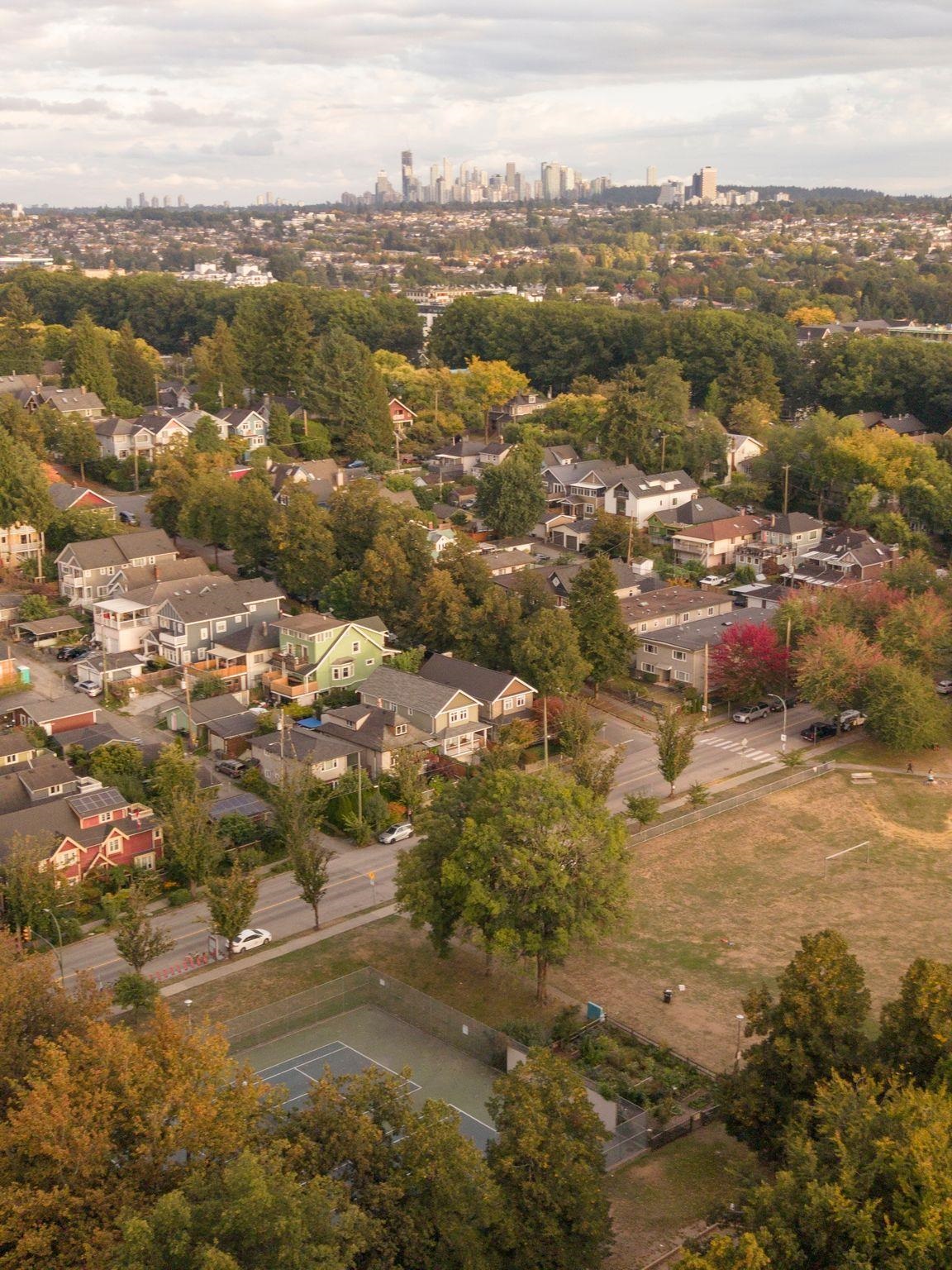 1955 E 8th Avenue Vancouver, BC - 31